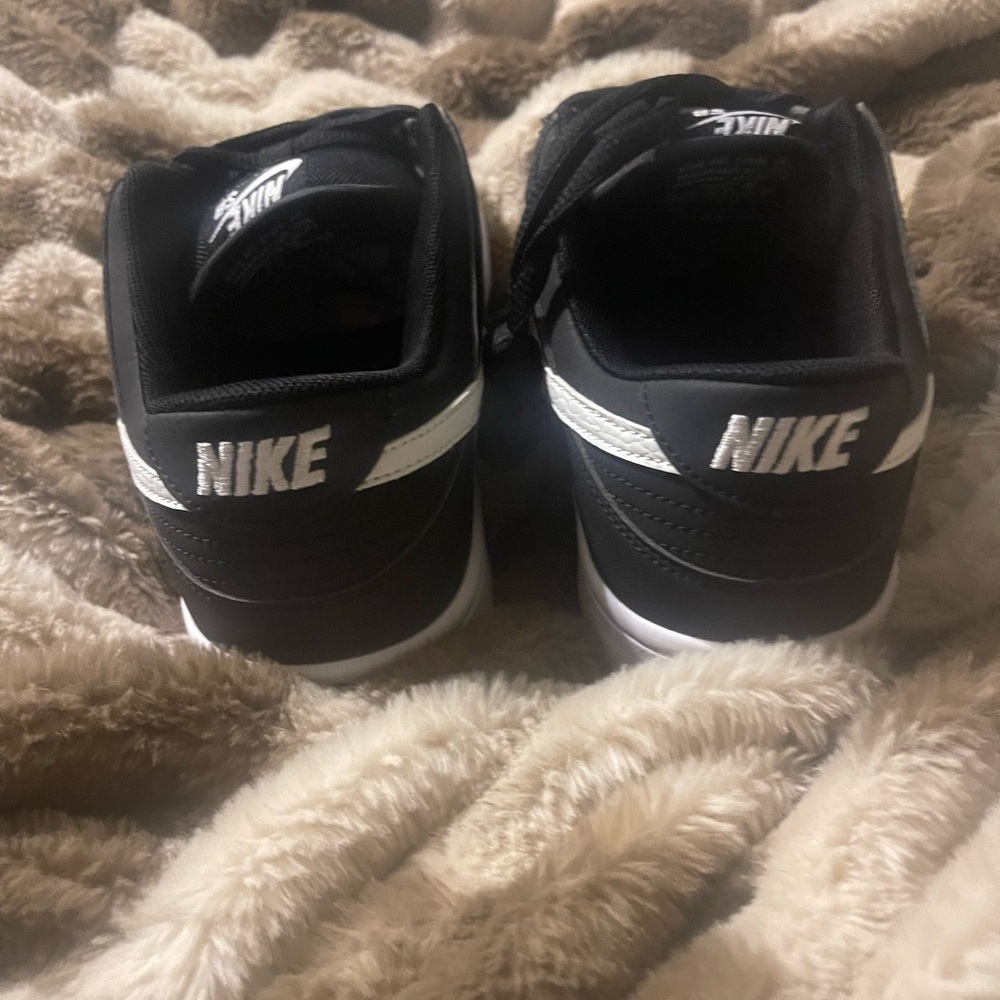 Nike SB Dunk Low Pro Black and White with Gum Sole - Picture 6 of 8